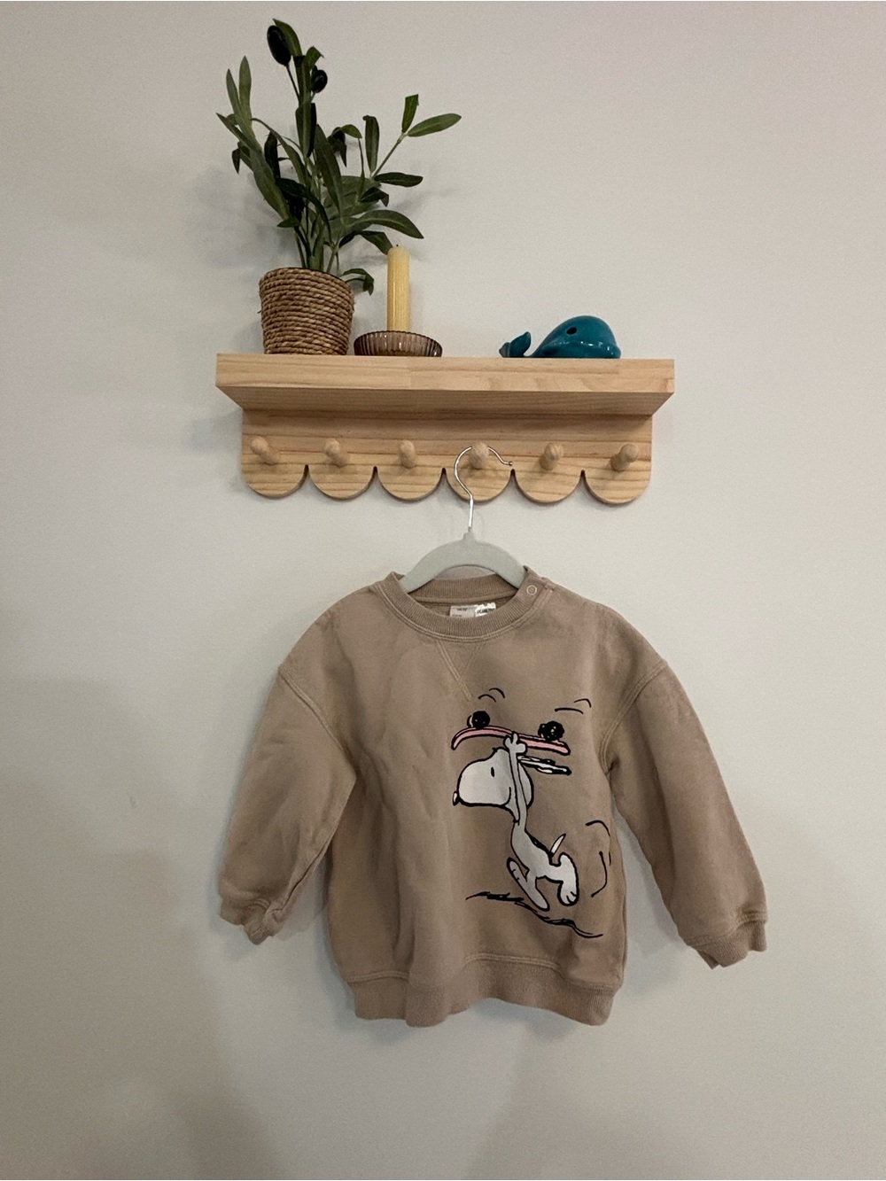 H&M Beige Snoopy Sweatshirt